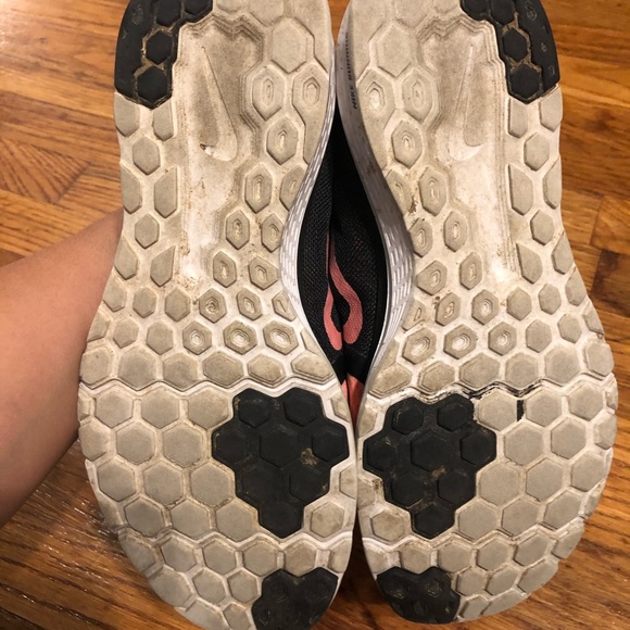 Women’s Nike shoes - Picture 4 of 4